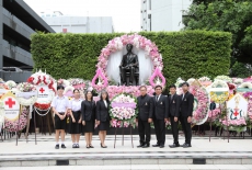 พิธีวางพวงมาลาถวายราชสักการะ พระบาทสมเด็จพระปรเมนทรมหาอานันทมหิดล