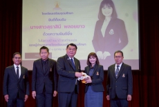 พิธีต้อนรับ รองผู้อำนวยการโรงเรียนเตรียมอุดมศึกษา นางสาวสุธาสินี พลอยขาว